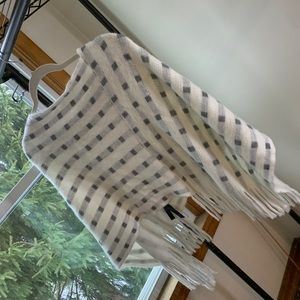Grey and white sweater shaw